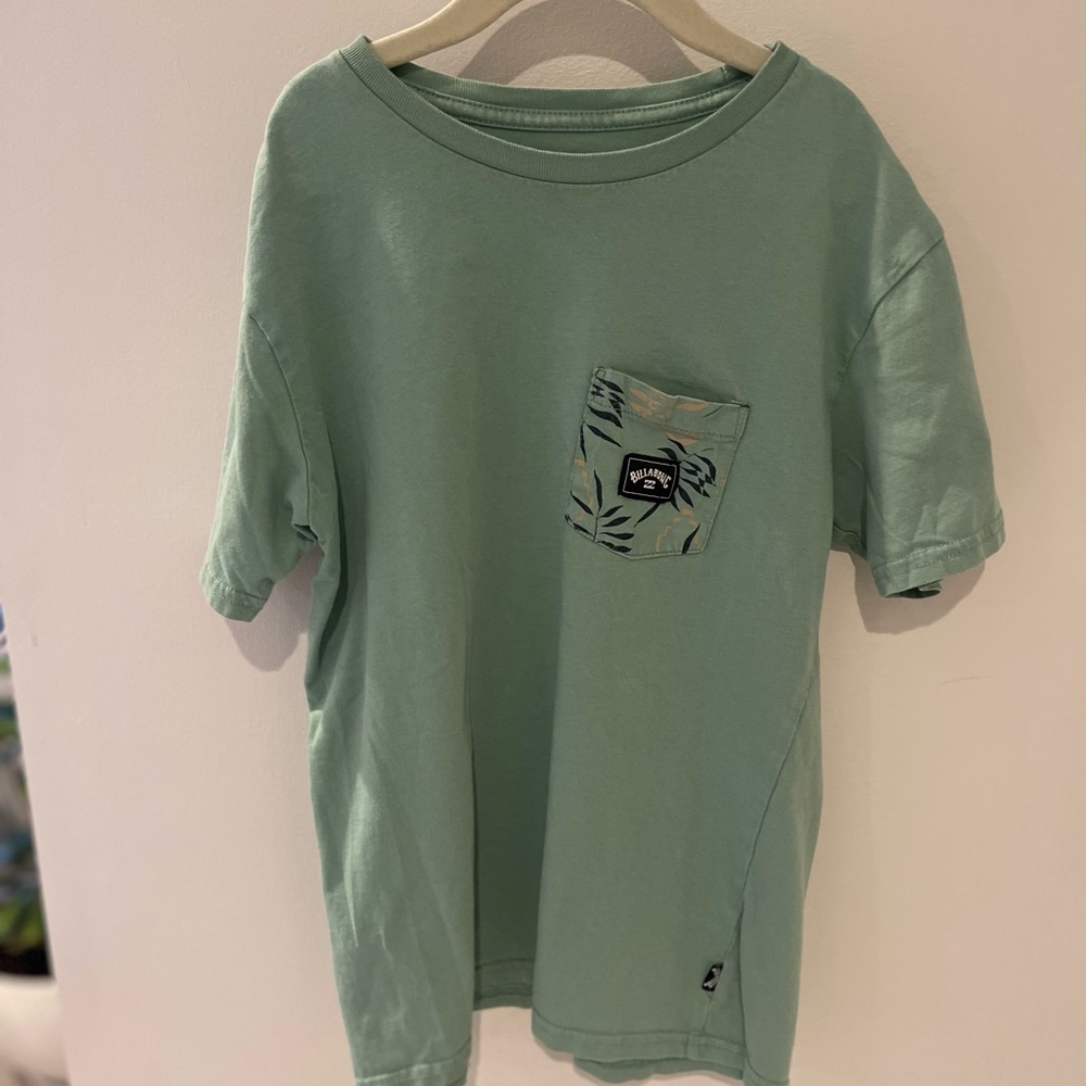 Billabong Boys T-Shirt Size Medium